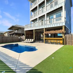 8BR Group Retreat | Pool, Tiki Bar & Mini Golf