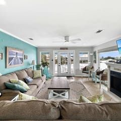 Bonnie Dune - Waterfront Retreat for 8