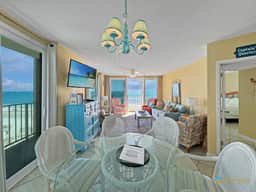 Beachfront Corner Condo with Pool Access & FREE ACTIVITIES - Image 4