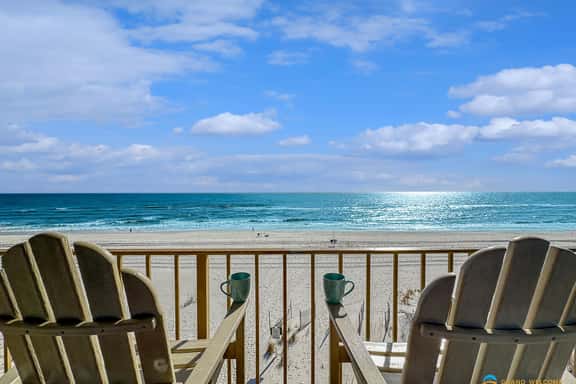 Beachfront Corner Condo with Pool Access & FREE ACTIVITIES - Image 1
