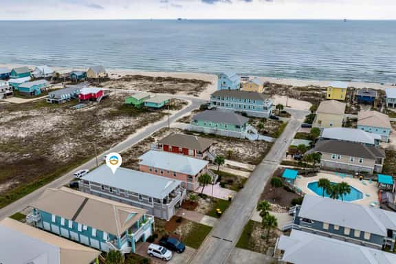 Short walk to Beach - Hot Tub, Cold Plunge, Pool & FREE ACTIVITIES - Image 1