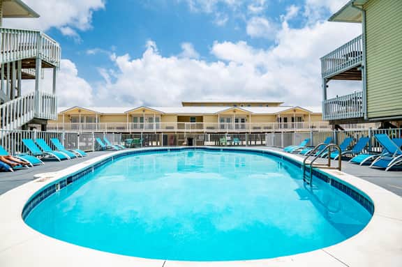 POOL - SHORT WALK TO BEACH - $400 FREE ACTIVITIES! - Image 3