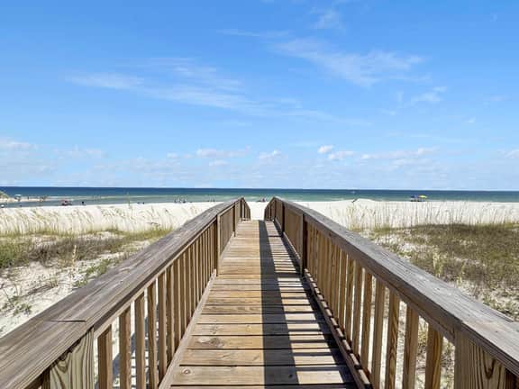 Beachfront for 24 - $400 Free Activities - Image 3