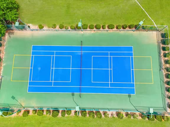 $400 Free Activities, Pool, Pickle Ball, Tennis, Fitness Area! - Image 3