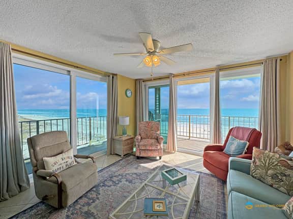 Beachfront Corner Condo with Pool Access & FREE ACTIVITIES - Image 3