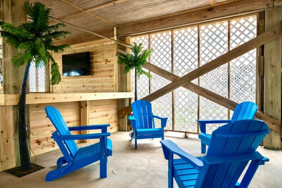 Short walk to Beach - Hot Tub, Cold Plunge, Pool & FREE ACTIVITIES - Image 3
