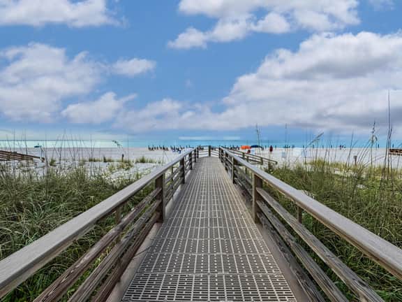 Crystal Tower | Free Activities | Beach | Pools - Image 5